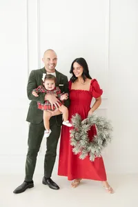 Gallery-2025_11-30 Christmas Minis Dahlia 57-MSP-MSuarezPhotography