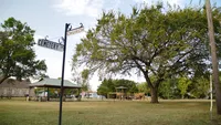 P1088810