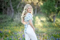 new braunfels senior portrait session at Guadalupe River State Park