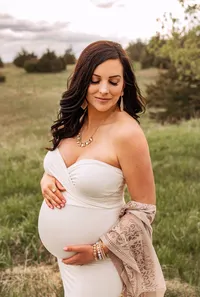 Hudson, Wisconsin summer maternity photography