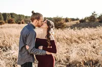 Hudson, Wisconsin fall maternity photography