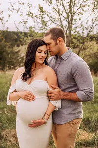 Hudson, Wisconsin summer maternity photography