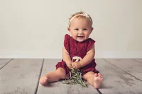 6 month sitter girl session studio