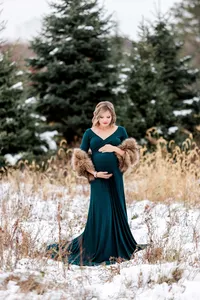 Hudson, Wisconsin winter maternity photography