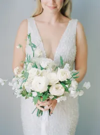 Bridal Bouquet | Domaine Cataraqui Wedding Photographer Canada | Juno by Julia C. Vona
