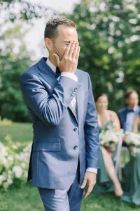 First Looks | Domaine Cataraqui Editorial Wedding Photographer Quebec | Juno by Julia C. Vona