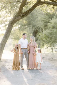 Family of 4 outdoor at a park near Southlake, Texas