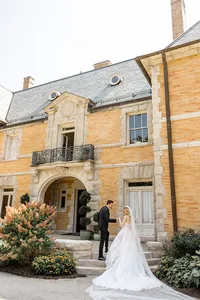 Bride and groom at the Cairnwood Estate in Philadelphia, PA