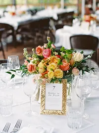 wedding table flowers