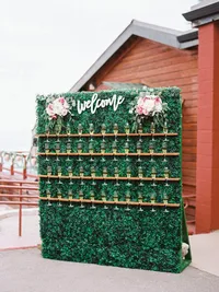 champagne welcome wall at Heavenly resort wedding