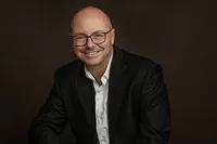 LinkedIn headshot-CEO-Profile photo-by OlessiaMcGregor