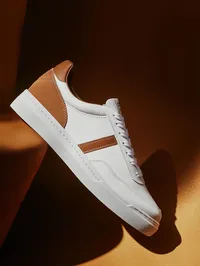 TONIC_Martini_FashionLifestyleStock-tennis-sneaker