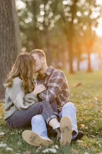island-park-fargo-engagement-photos12