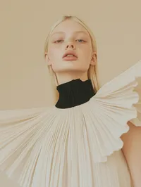TONIC_Martini_FashionLifestyleStock-female-portrait-ruffles