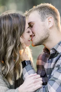 island-park-fargo-engagement-photos9