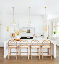 Chez Jilaire white kitchen modern home (5)