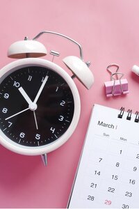clock-and-calendar-pink