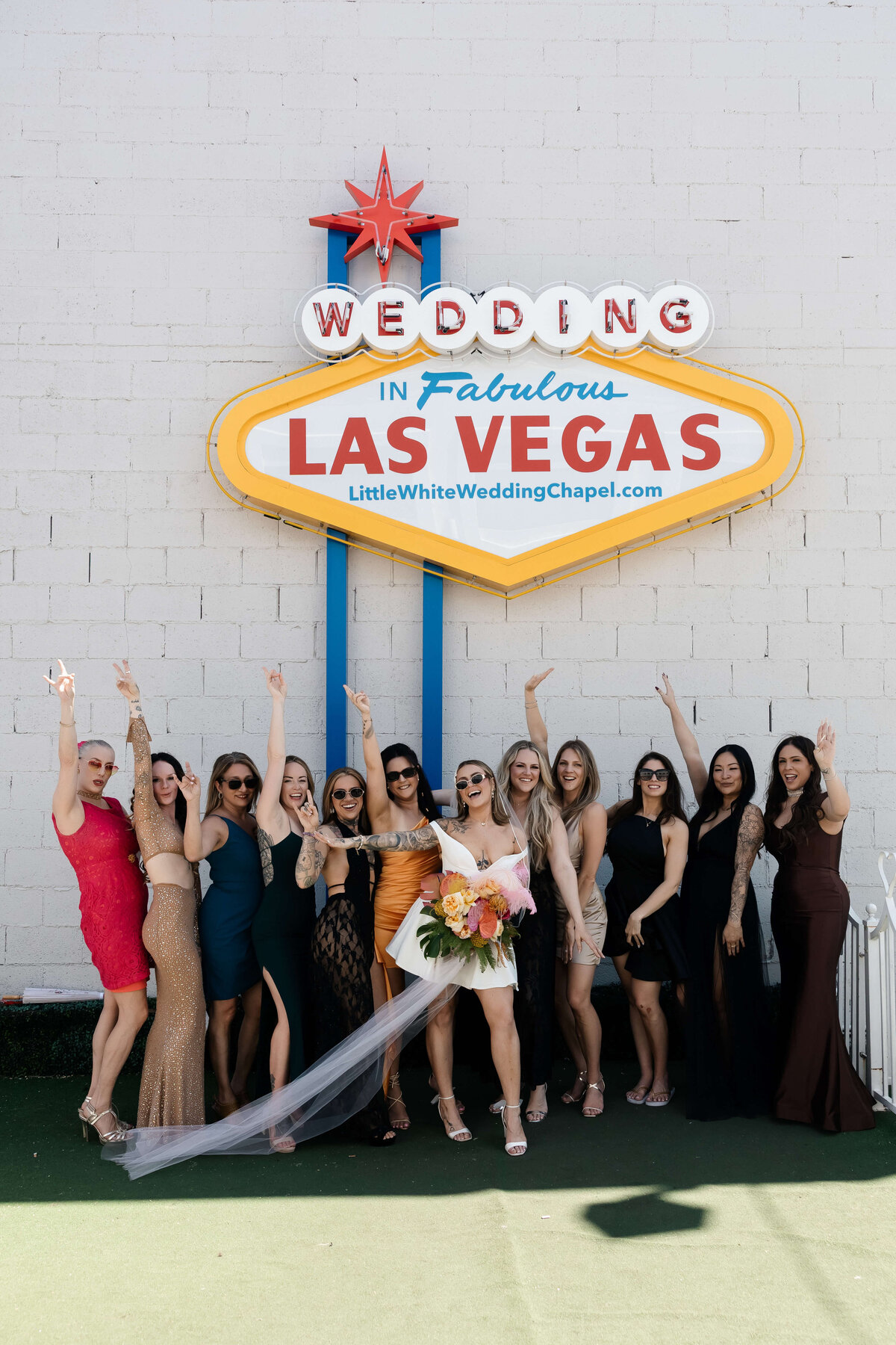 74_riskyexposure_sasha-andy_las-vegas-elopement-photography