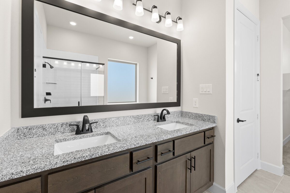 16941 Leatherflower- Primary bathroom-4