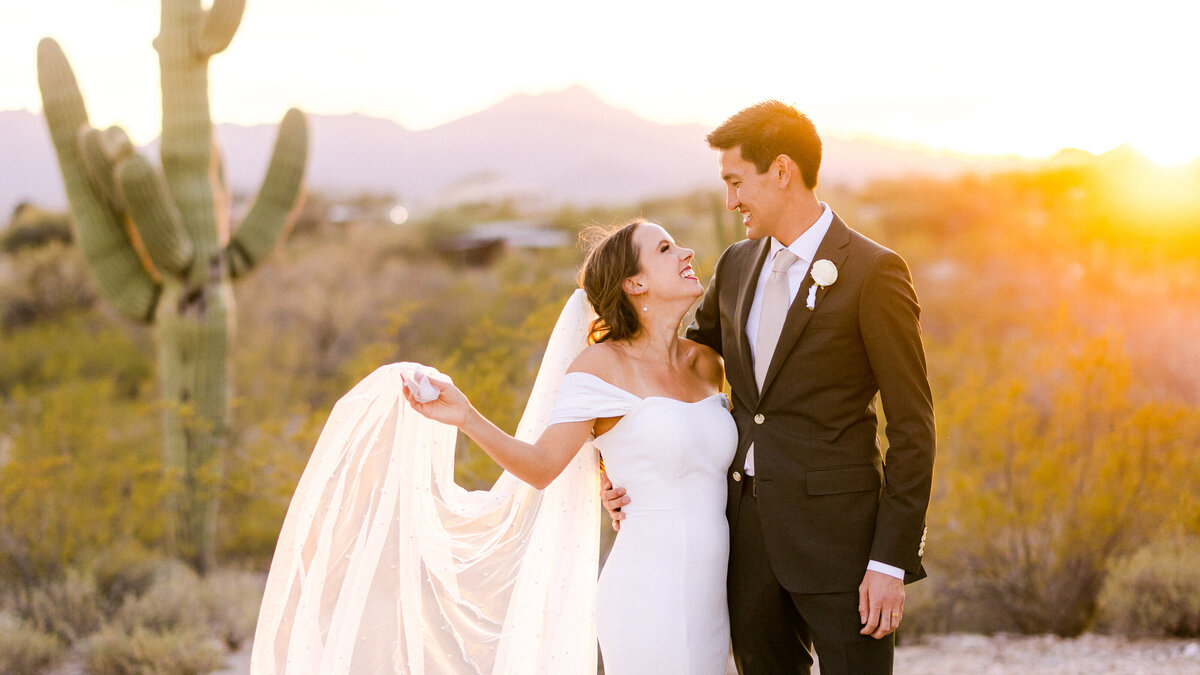 Portrait of a wedding couple in Tucson, Arizonoa