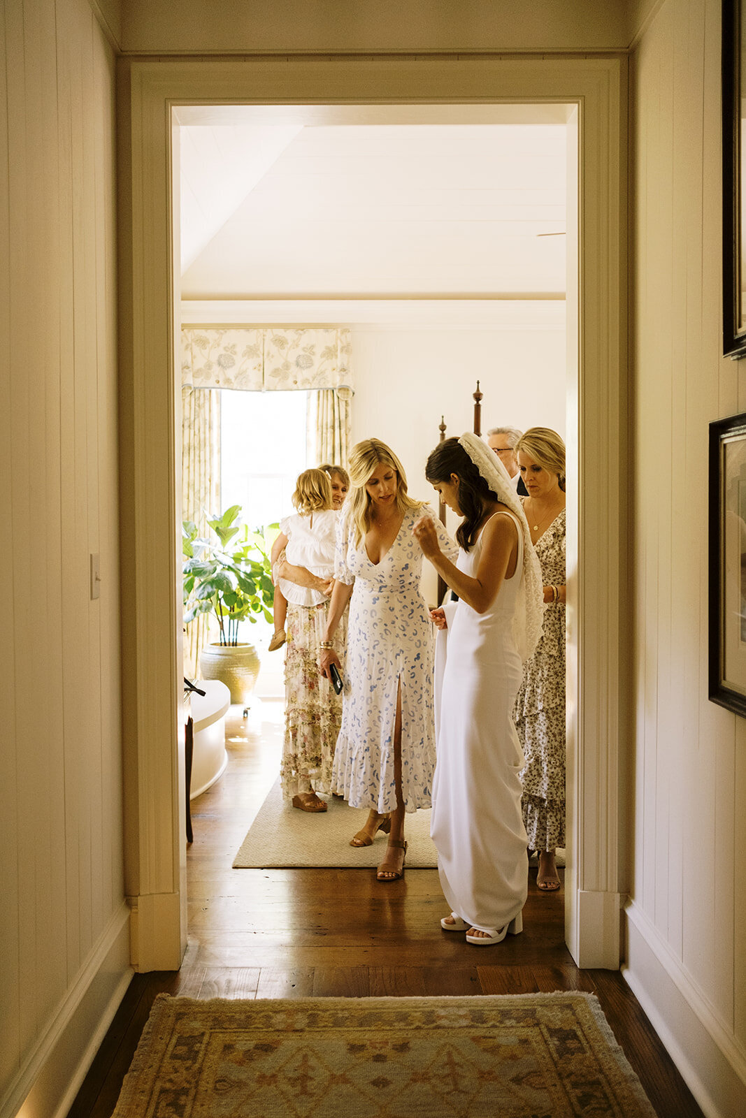 bride-and-bridesmaids-getting-ready