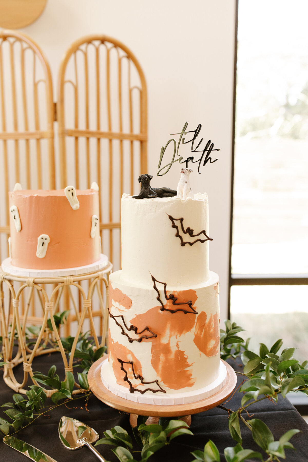 halloween-theme-wedding-cake