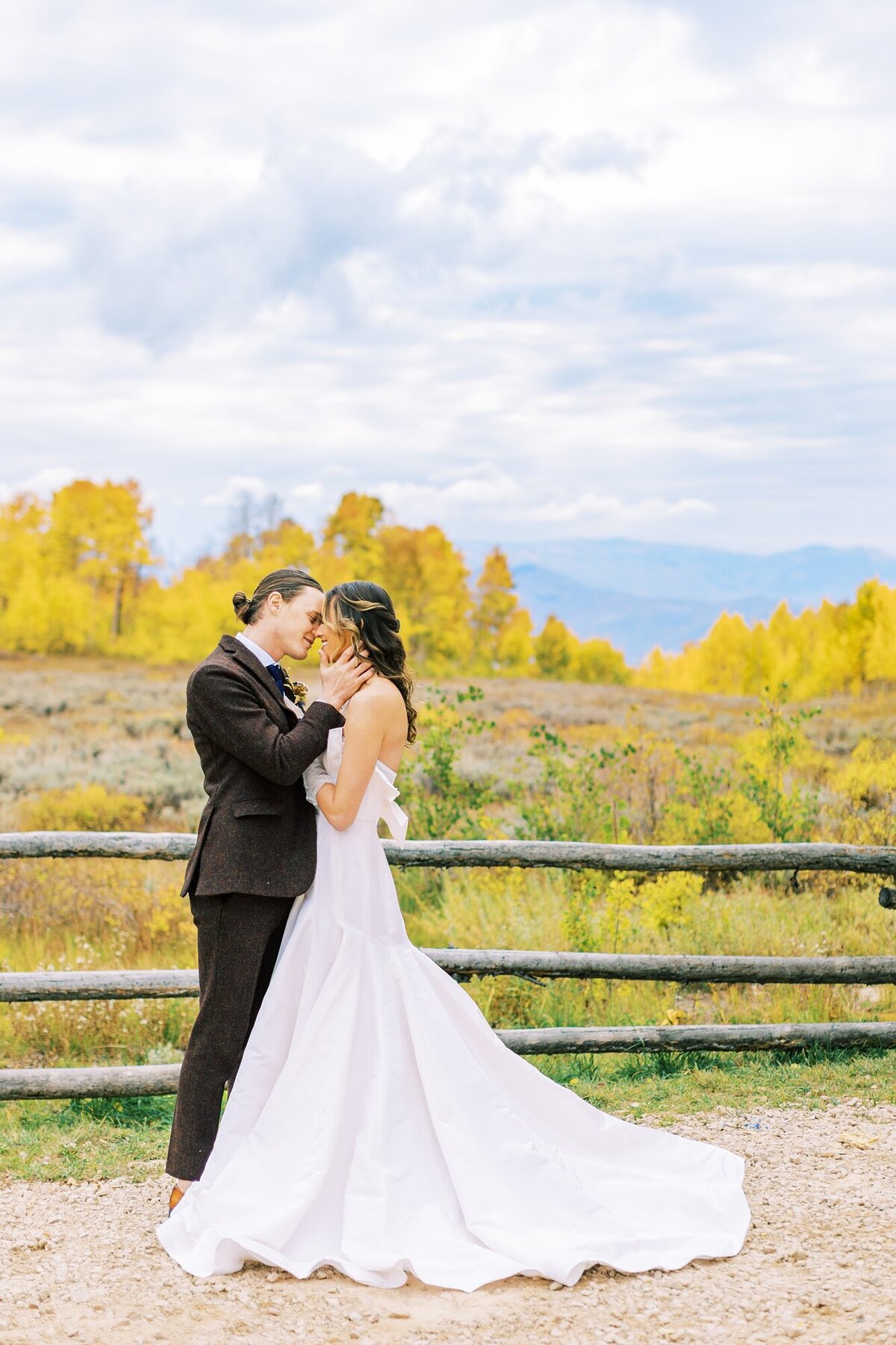 Utah-Fall-Aspen-Mountain-Wedding-Inspiration-Photography_0019