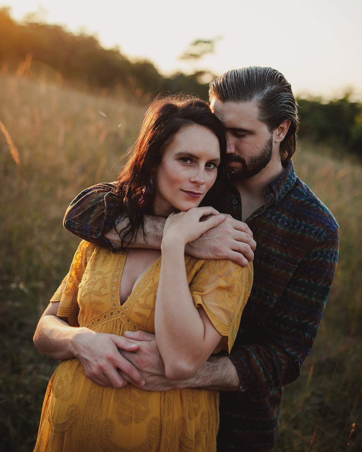 16_Outdoor-Maternity-Boho-Open-Field-Summer-Sunset_Couple