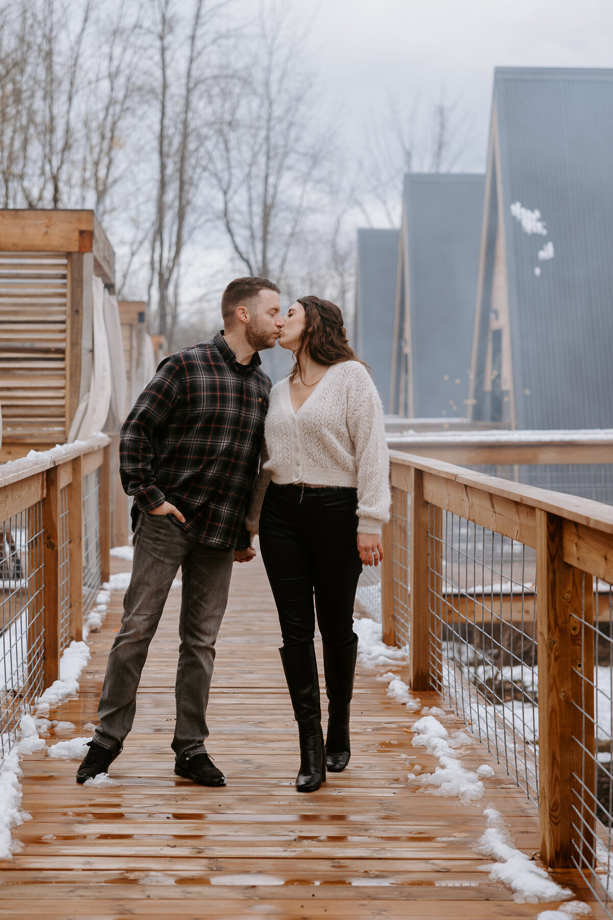 Rock&WanderPhotoCo-upstate-ny-chimney-bluffs-elopement-jamie-&-steve-156