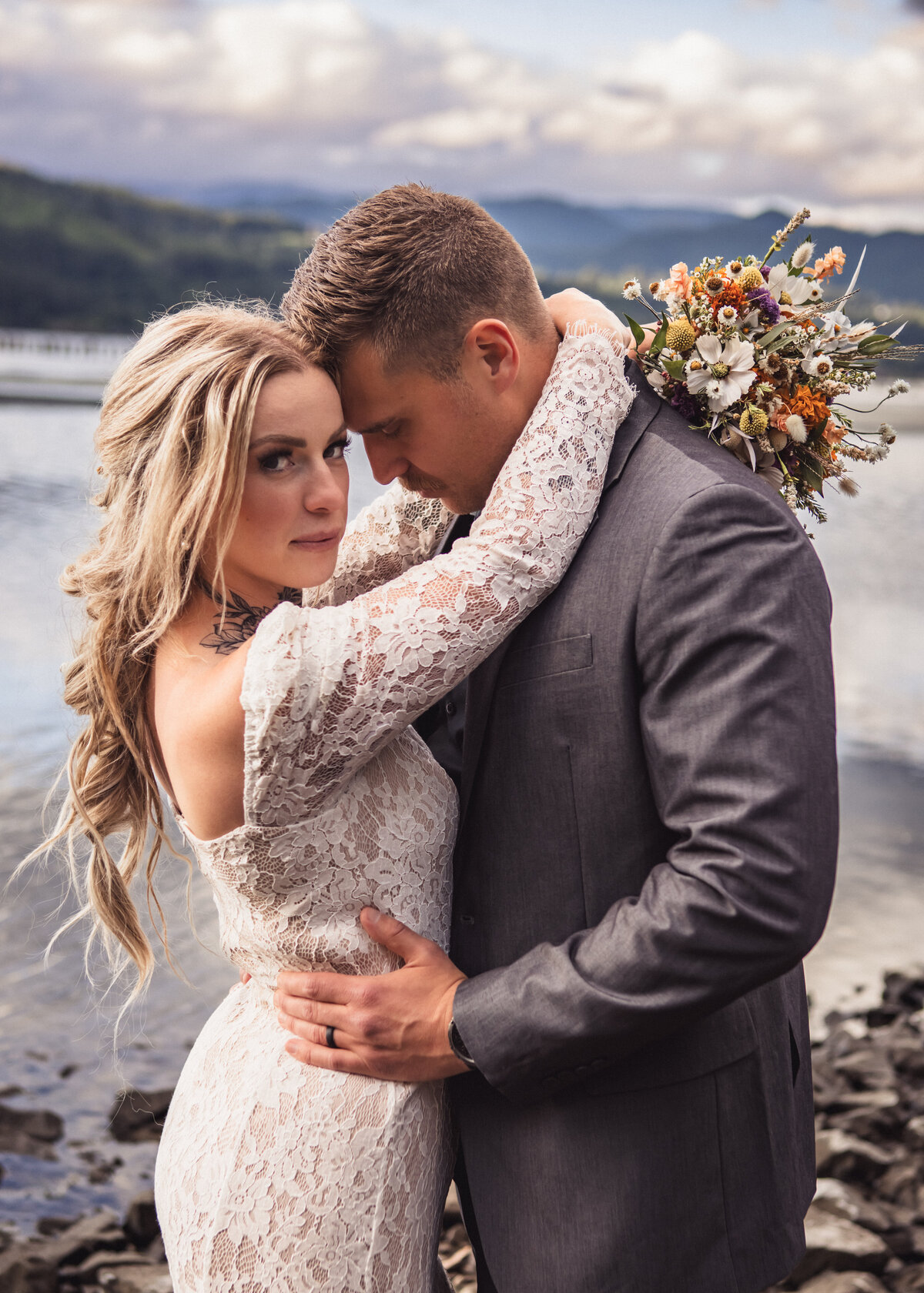 Columbia-Gorge-Elopement-Photographer