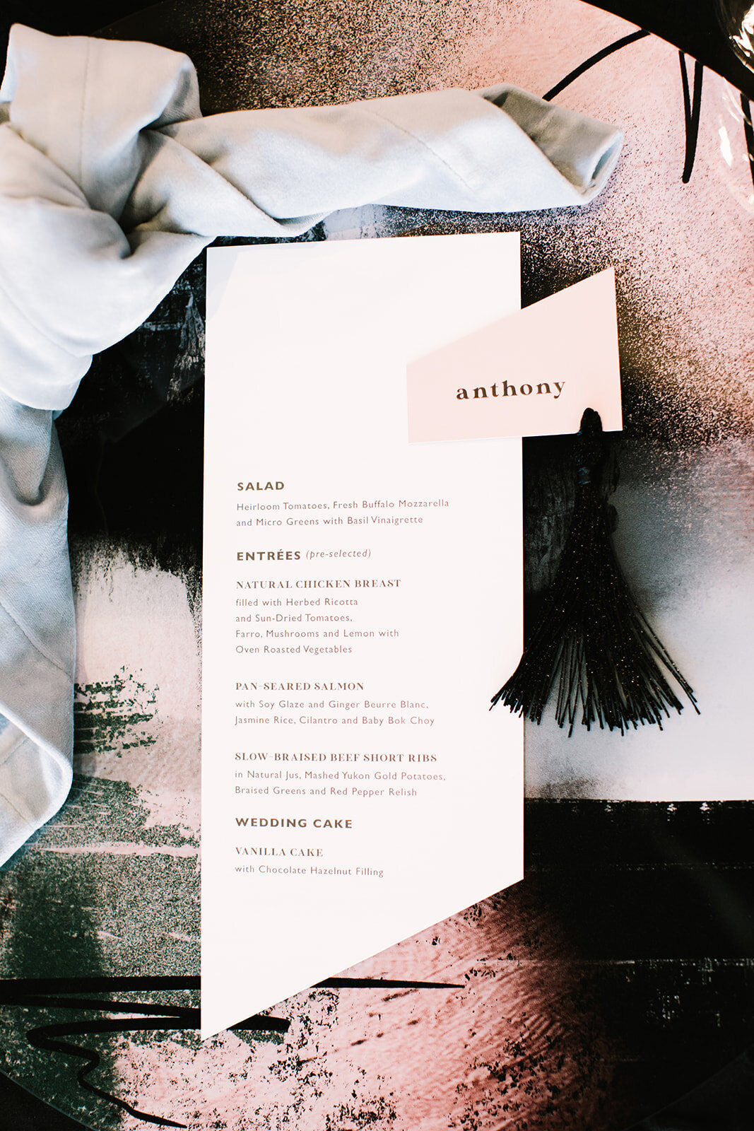 modern-wedding-place-setting-menu-tassel-art
