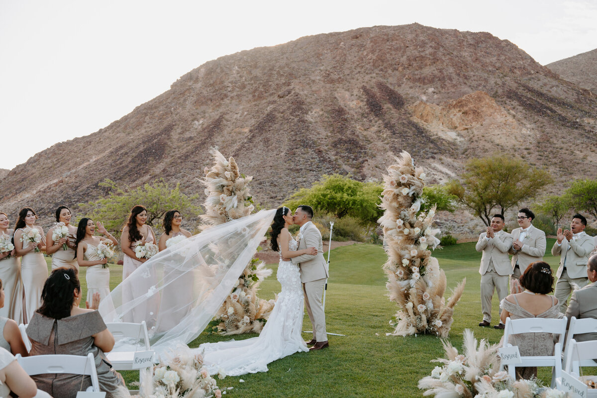 of-the-desert-flor-las-vegas-wedding-florist-lake-cascata-golf-club-0010
