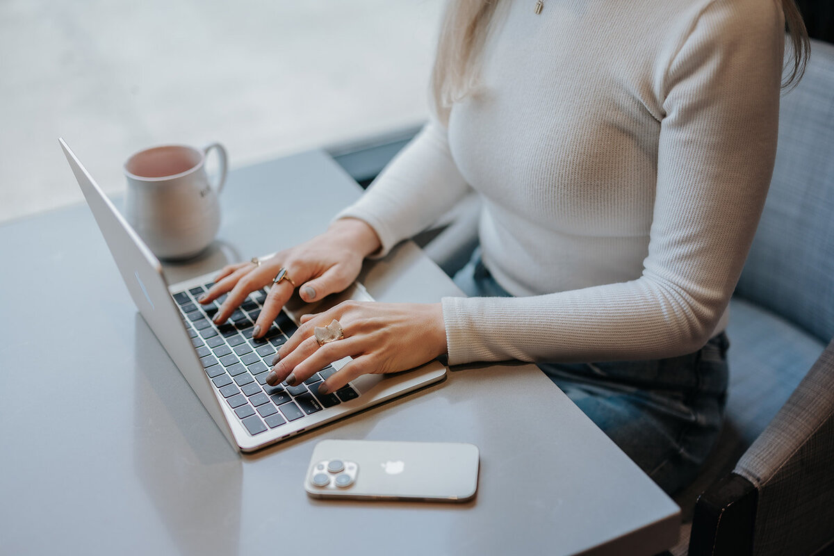 216A6100-Edit-Edit_websize