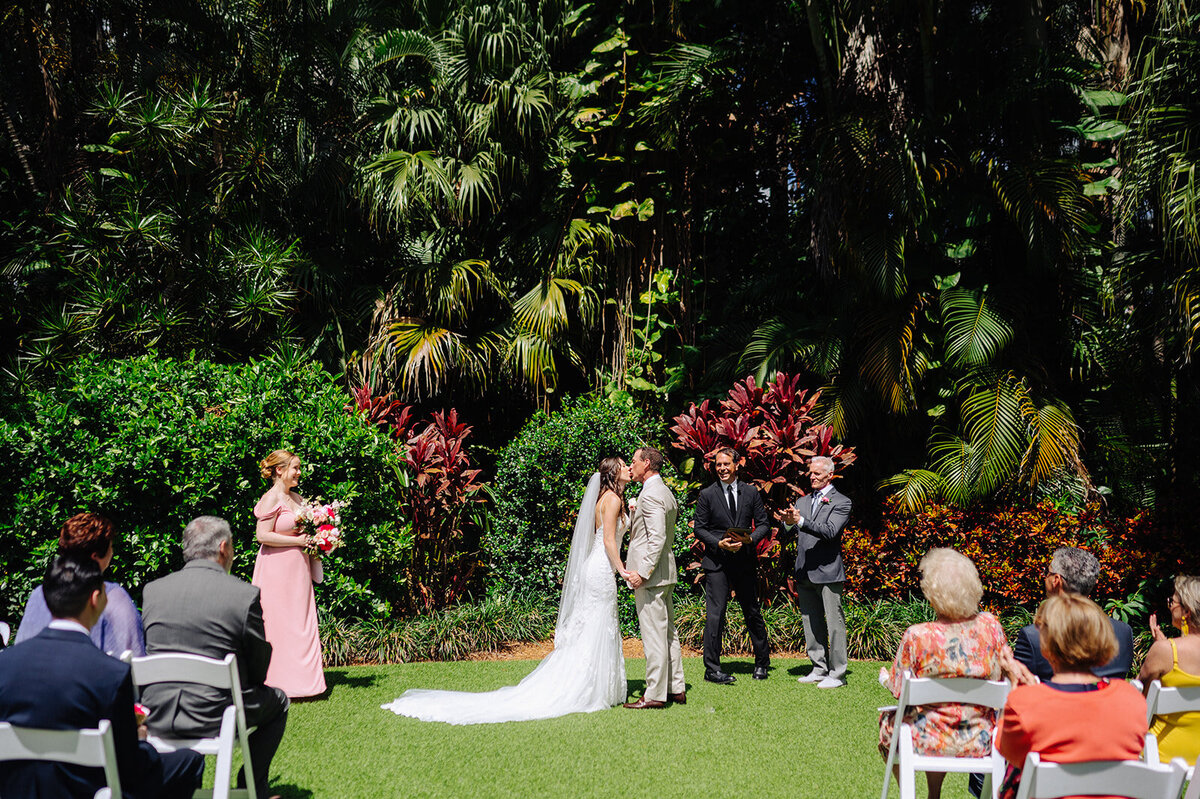 mcneile-photo-sunken-gardens-florida-elopement-chantilly-chic-celebrations-9