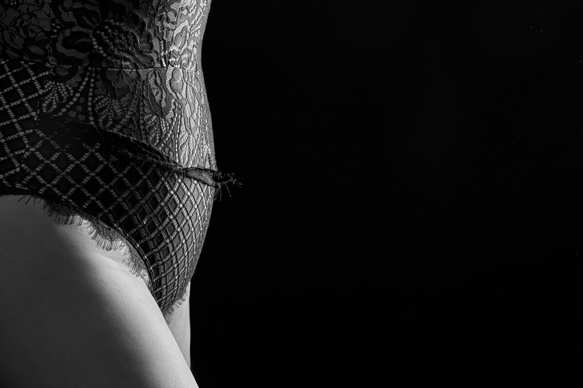 boudoir black and white tummy close up