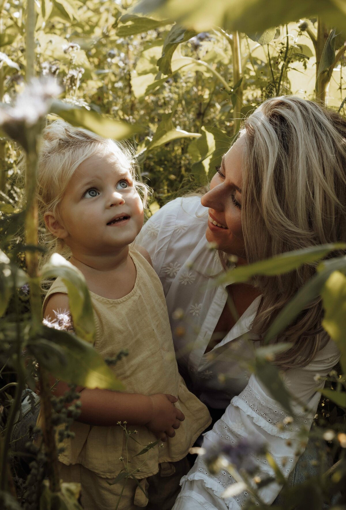 motherhood fotografie limburg, motherhood shoot limburg, motherhood shoot haelen, motherhood shoot roermond, motherhood shoot leudal, motherhood fotografie, motherhood shoot limburg, motherhood shoot brabant, moeder en kind fotografie limburg, moeder en kind fotografie, 