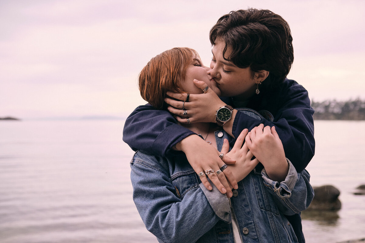Rainy_Bellingham_Coast_Queer_Couple-4