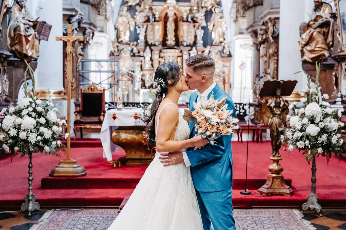 Svatebni_fotografka_Praha_Mala_Strana_fotografka_Karolina_Ticha61