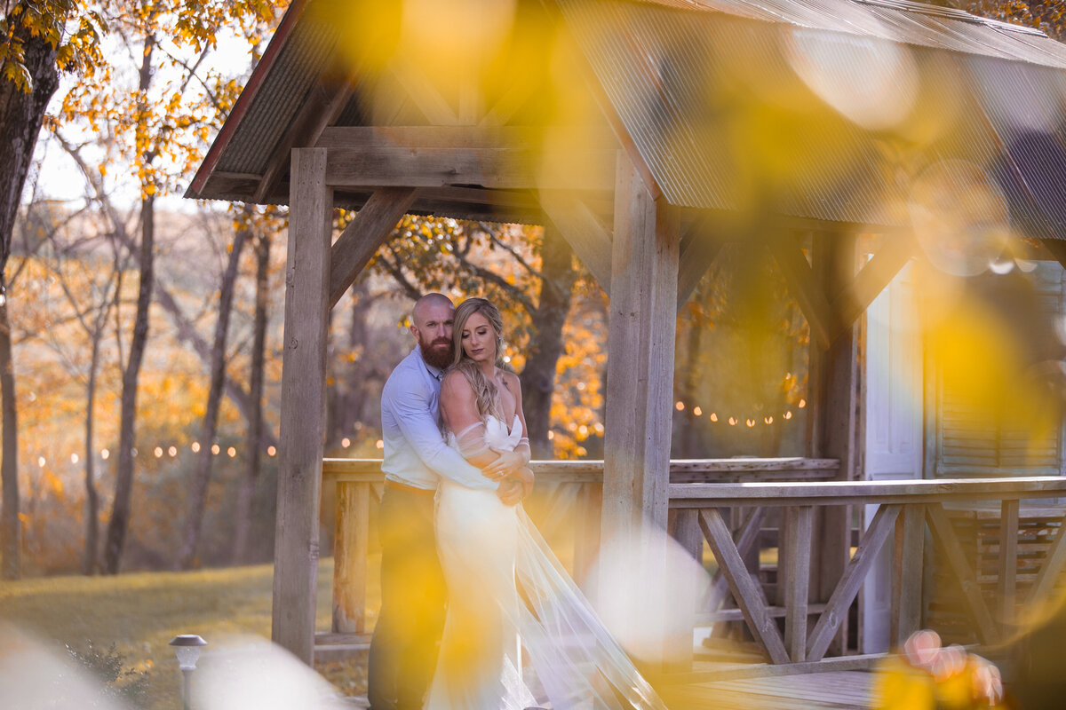 Barnes-place-des-monines-iowa-rustic-wedding-photo-ideasPhoto-132