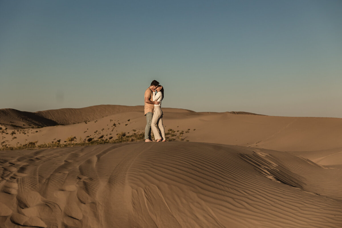Lexi&SlatonSandDunes-12