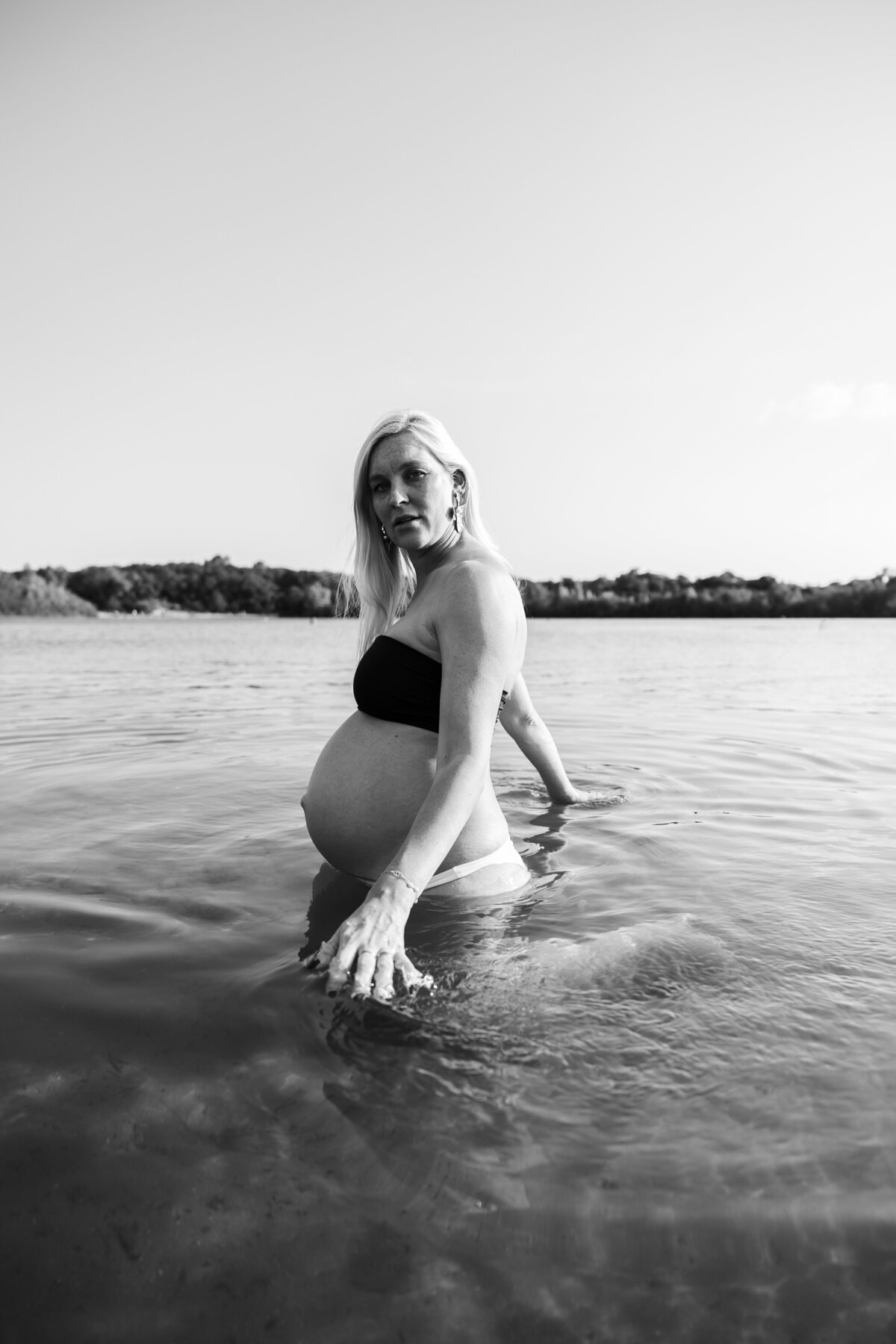 zwangerschapsshoot in het water