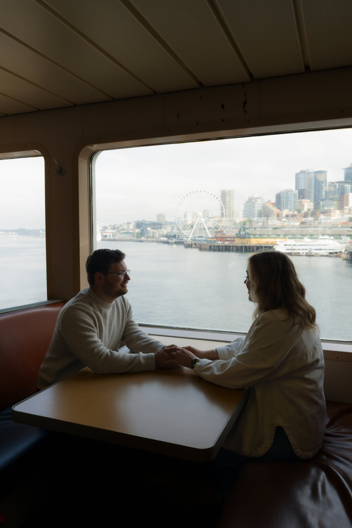 SeattleFerryCouplesPhotography30