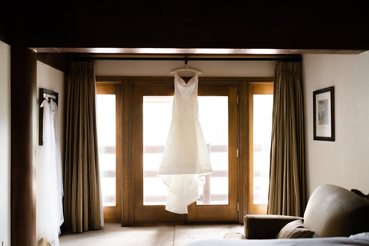 stein-eriksen-lodge-july-summer-park-city-mountain-wedding-pepper-nix-2212-0744