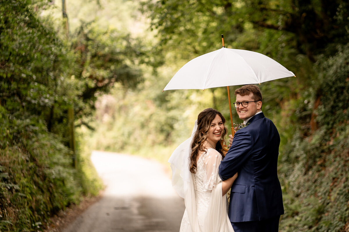 great-barn-devon-wedding-photographer-jasmine-leo-25