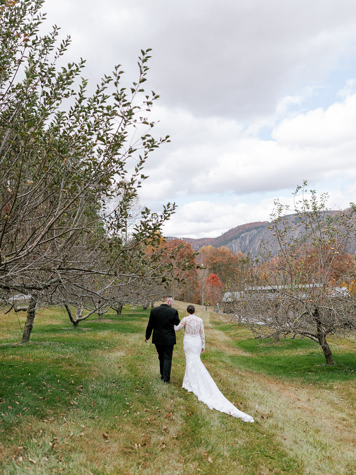 Daniel & Jamie - Bride & Groom Portraits - Lonesome Valley_ Sapphire_ North Carolina - Chrissy O_Neill & Co. - South Florida Wedding Photographer-43