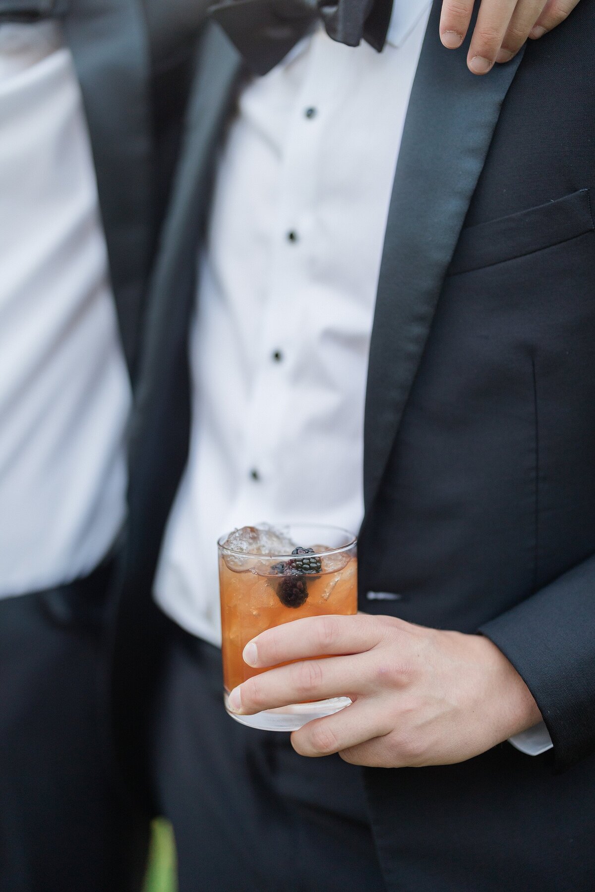 connecticut-backyard-tented-wedding-photo_0034