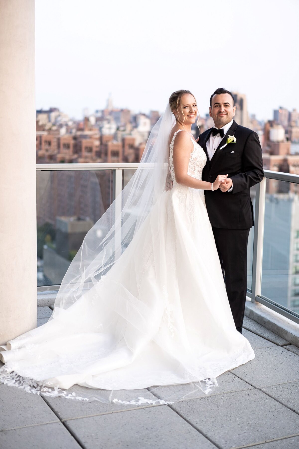 emma-cleary-new-york-nyc-wedding-photographer-videographer-venue-glasshouse-chelsea-10