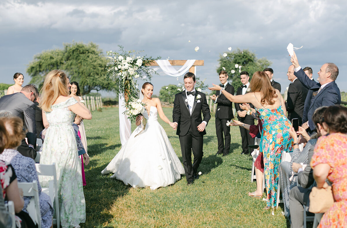 just-married-at-jonathan-edwards-winery