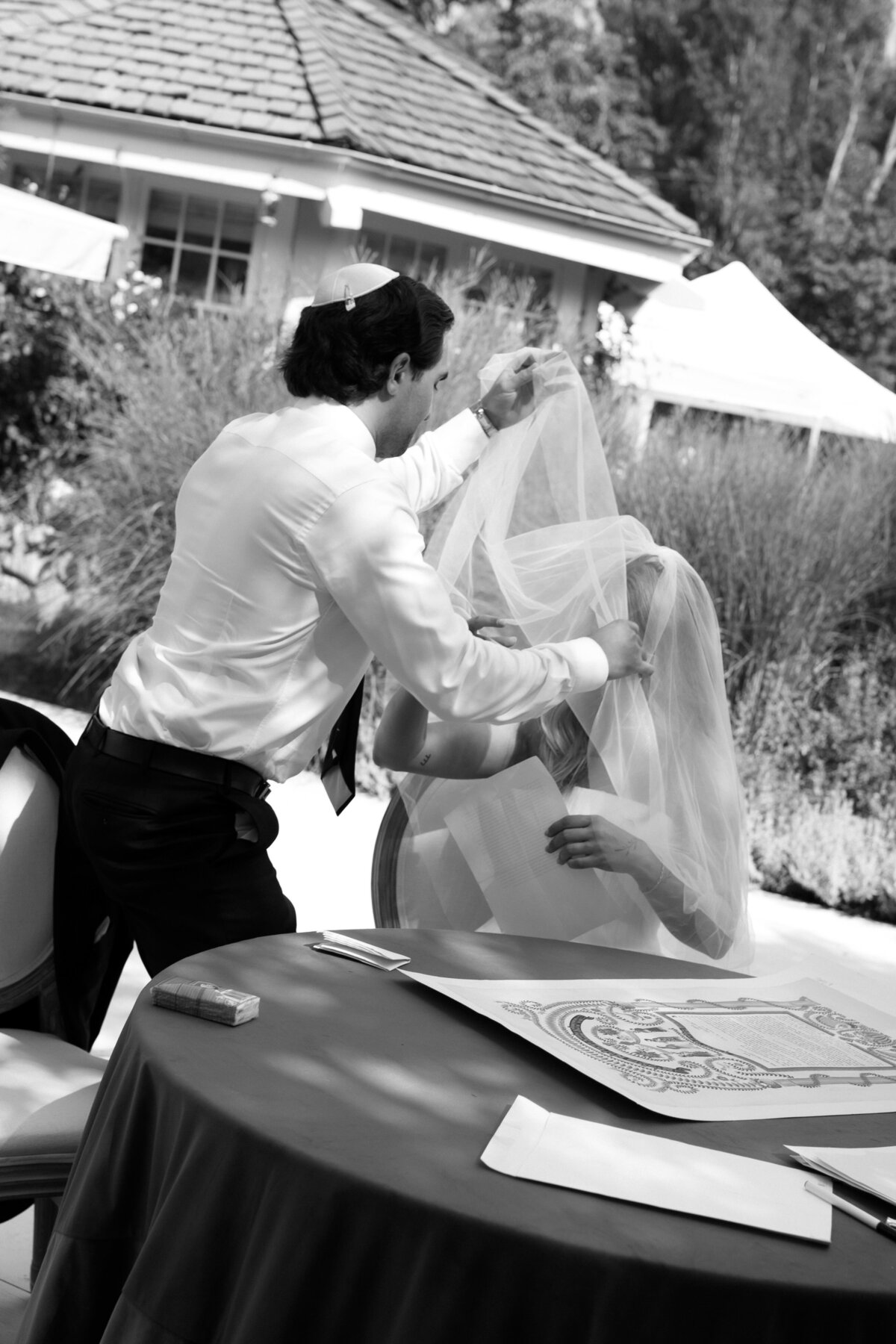 MeghanHemstra-Colourful-Vancouver-Garden-Wedding-27