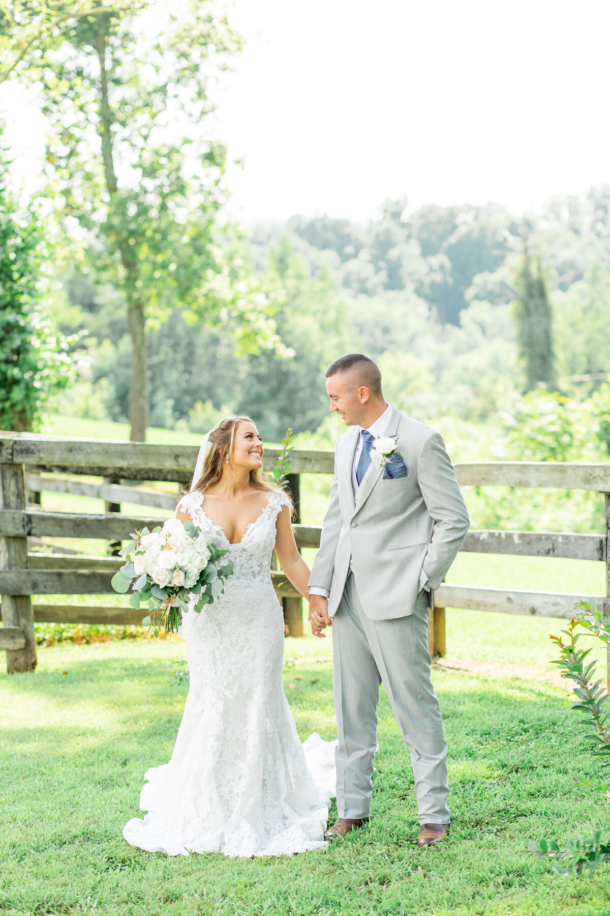 Light-and-Airy-Top-Photographers-in-Midwest-Bethany-Lane-Photography-2